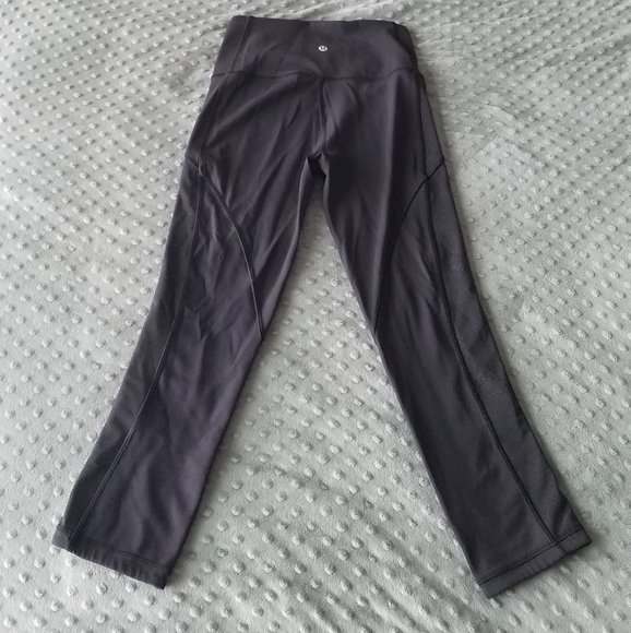 Lululemon Black 21" Inseam Size 4 Capri Leggings - Picture 1 of 7